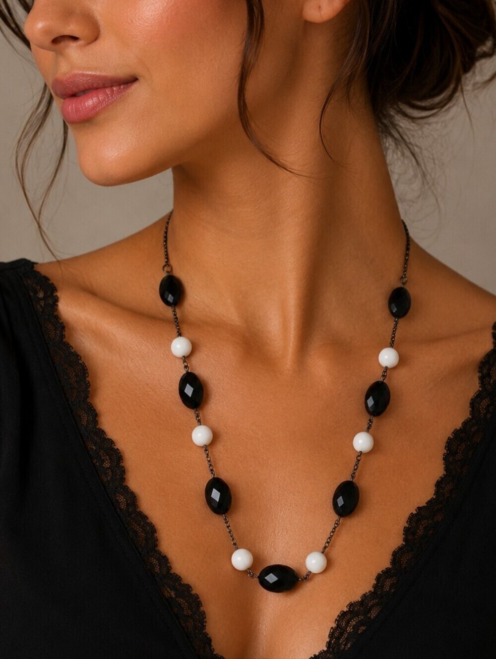 3/$30 Black and White Monochrome Acrylic Beaded Chain Necklace